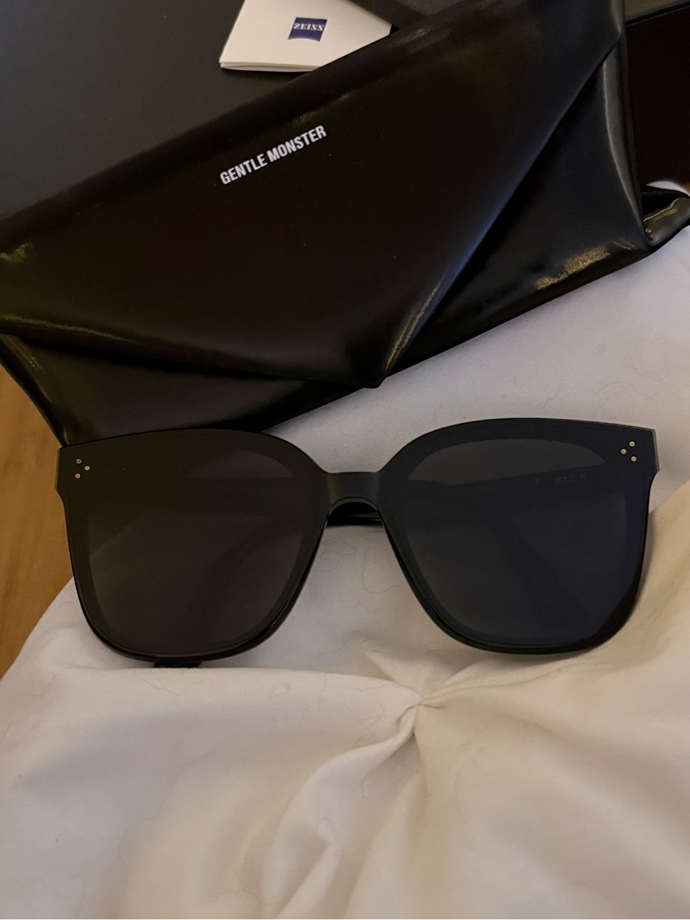 GENTLE MONSTER Matte Black Oversized Butterfly Sunglasses Libe